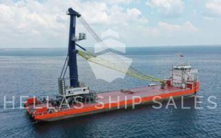 SELF-PROPELLED PONTOON SHIP WITH DYNAMIC POSITIONING